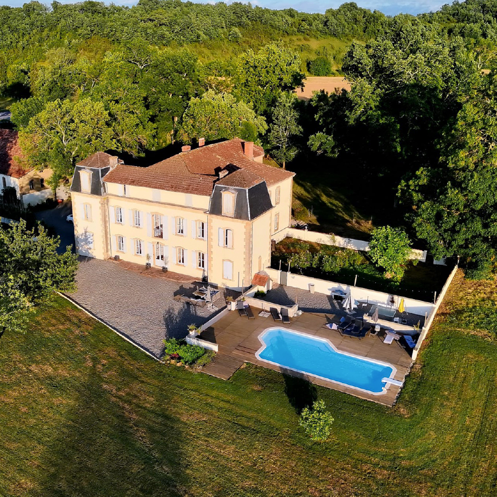 Vue aérienne du château par drone