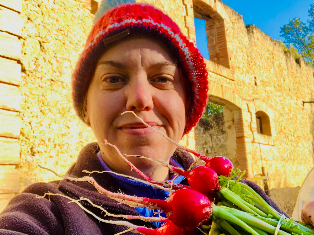 Leanne avec un bonnet en laine